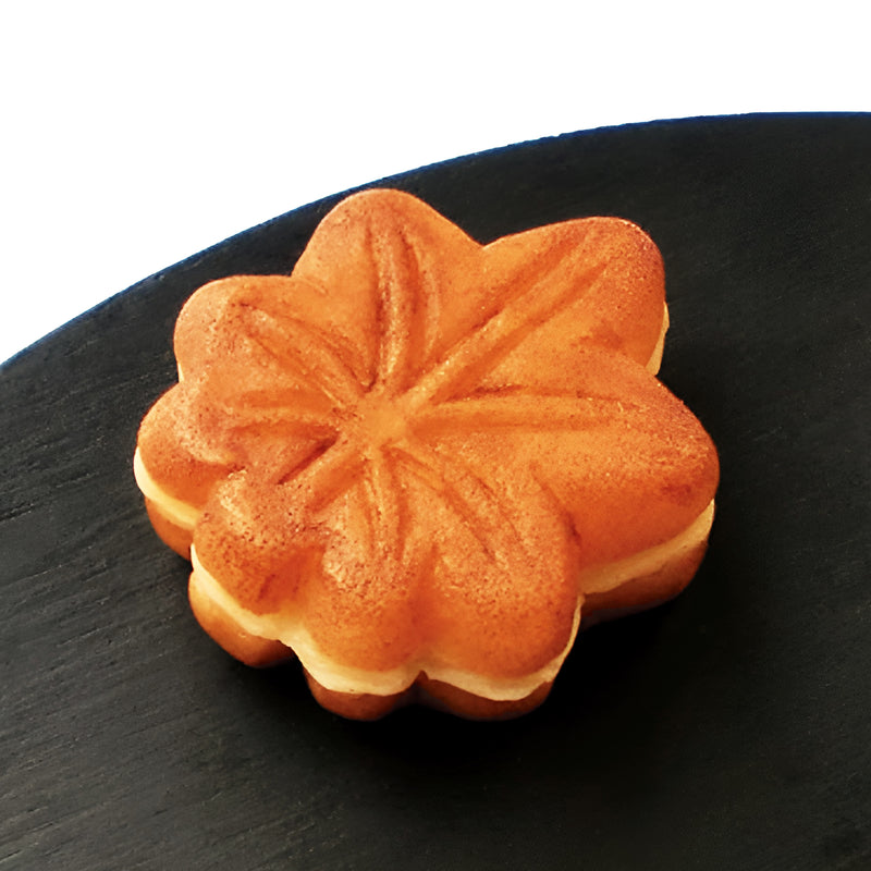 Japanese Confectionery Magnets Maple Bun
